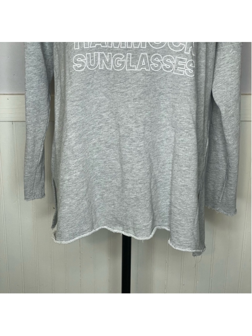 Crown & Ivy Summer Beach Graphic Sweatshirt Coastal Lounge Pullover Medium - Picture 4 of 12